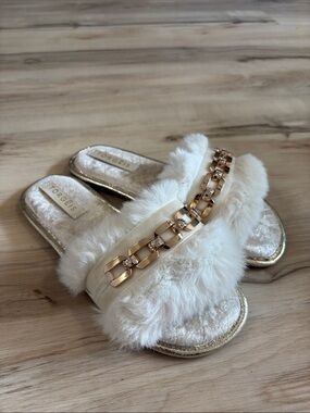 Torgeis Valentina White Faux Fur Slide Slippers Size 7 bride wedding day night